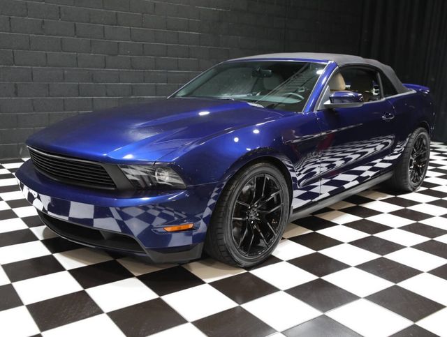 2011 Ford Mustang 2dr Convertible GT - 22997912 - 5