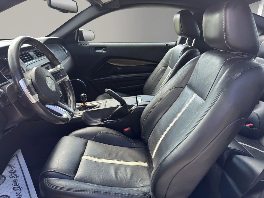 2011 Ford Mustang 2dr Coupe GT Premium - 22939546 - 9