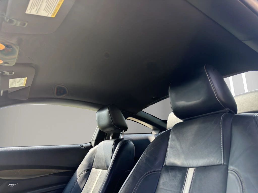 2011 Ford Mustang 2dr Coupe GT Premium - 22939546 - 24