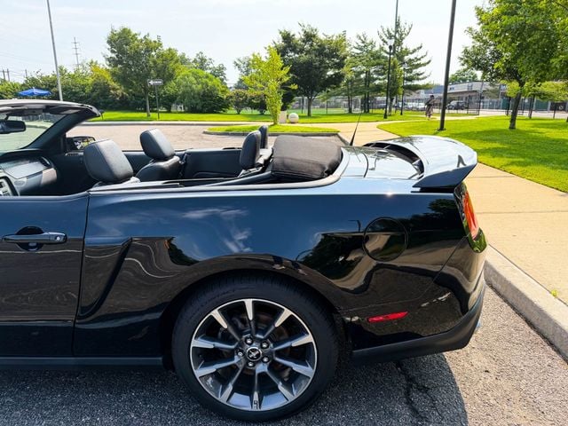 2011 Ford Mustang CALIFORNIA SPECIAL, GT PREMIUM, CONVERTIBLE, 6-SPD MANUAL - 23041183 - 27