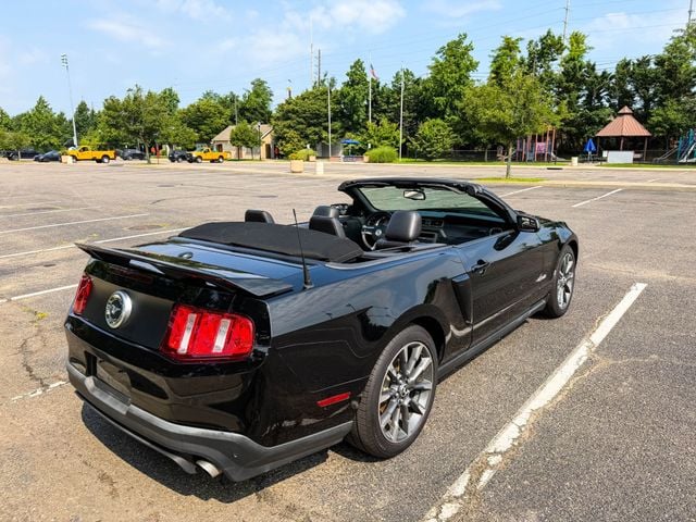 2011 Ford Mustang CALIFORNIA SPECIAL, GT PREMIUM, CONVERTIBLE, 6-SPD MANUAL - 23041183 - 32