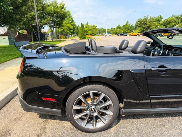 2011 Ford Mustang CALIFORNIA SPECIAL, GT PREMIUM, CONVERTIBLE, 6-SPD MANUAL - 23041183 - 34
