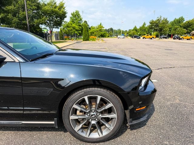 2011 Ford Mustang CALIFORNIA SPECIAL, GT PREMIUM, CONVERTIBLE, 6-SPD MANUAL - 23041183 - 36