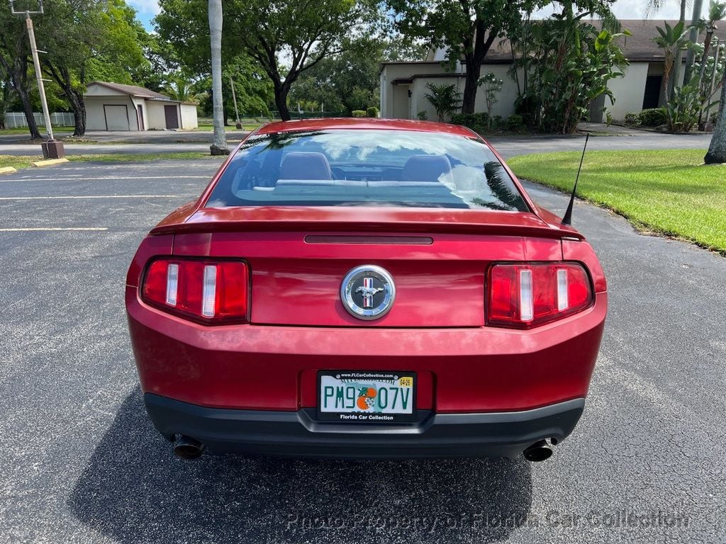 2011 Ford Mustang V6 photo 14