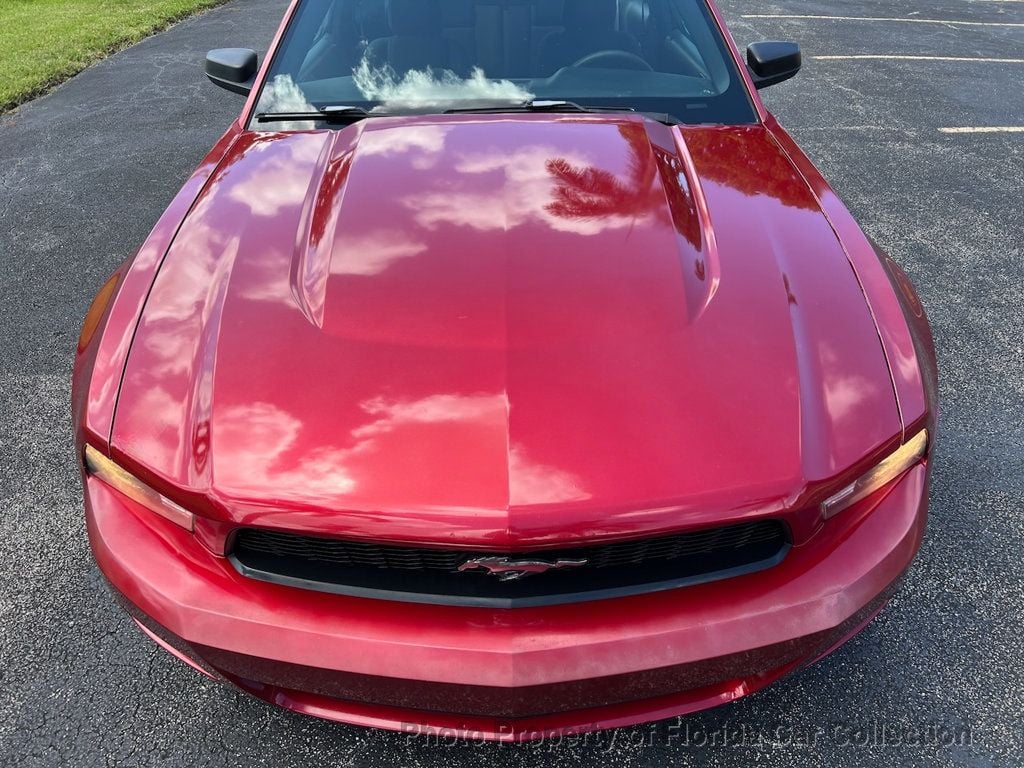 2011 Ford Mustang V6 photo 15