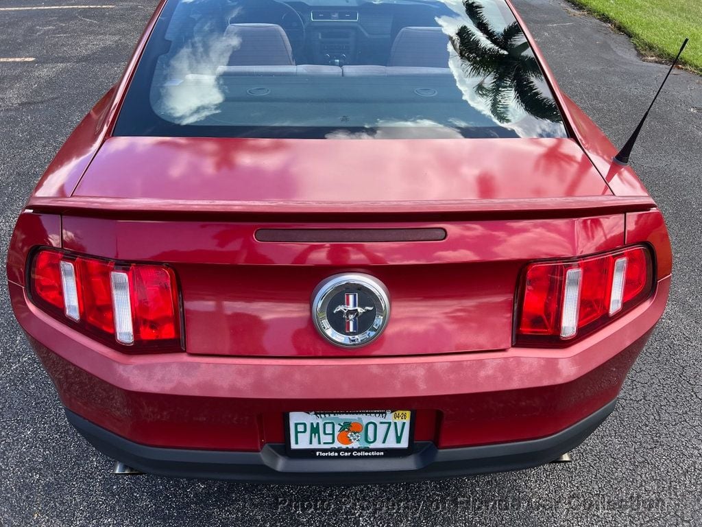 2011 Ford Mustang V6 photo 16