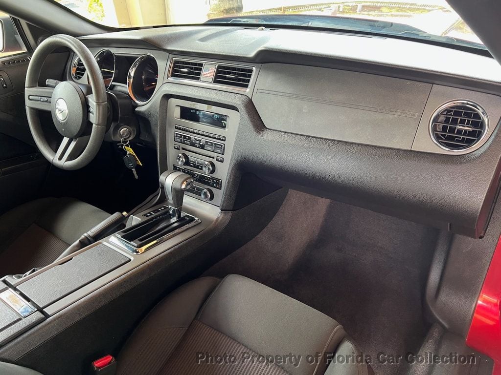 2011 Ford Mustang V6 photo 27