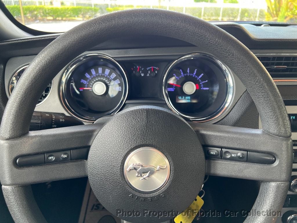2011 Ford Mustang V6 photo 32