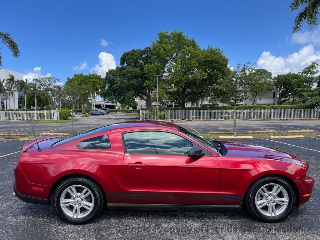 2011 Ford Mustang V6 photo 6