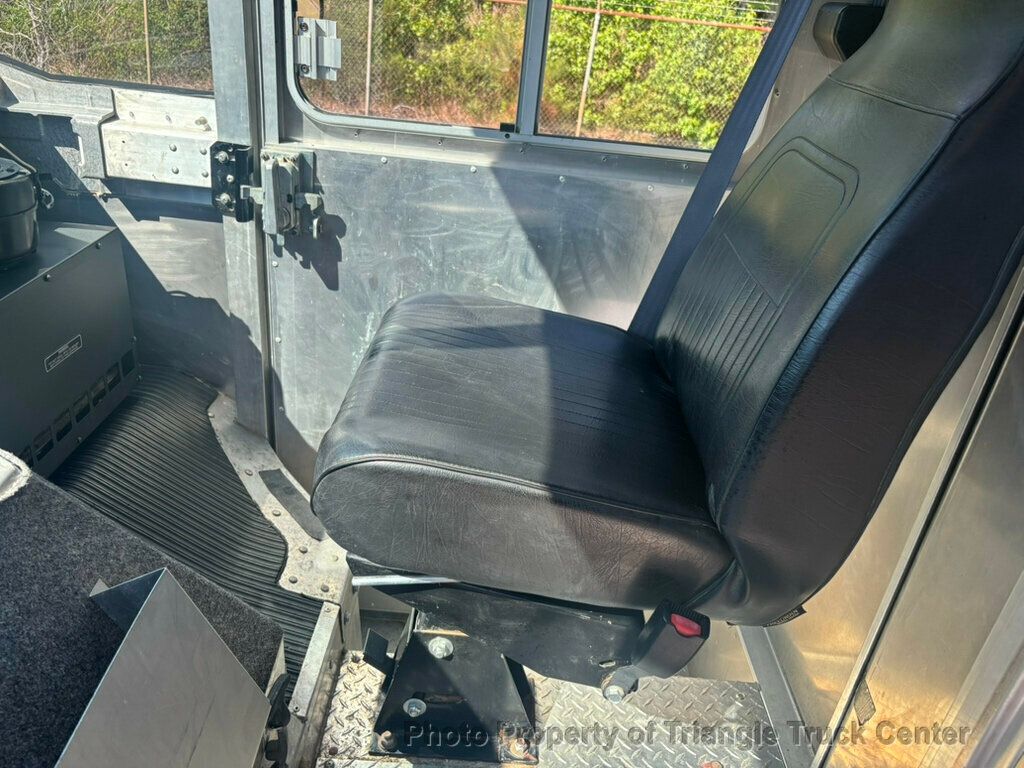 2011 Ford STEP VAN E450 JUST 8k MILES! HEAVY SPEC 14,050 GVW PERFECT FOR A FOOD TRUCK WITH HEAVY EQUIPMENT! - 23023108 - 19