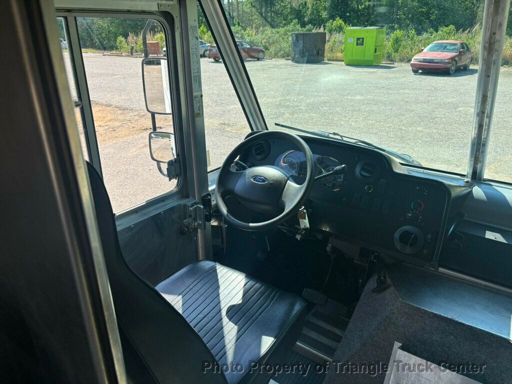 2011 Ford STEP VAN E450 JUST 8k MILES! HEAVY SPEC 14,050 GVW PERFECT FOR A FOOD TRUCK WITH HEAVY EQUIPMENT! - 23023108 - 25
