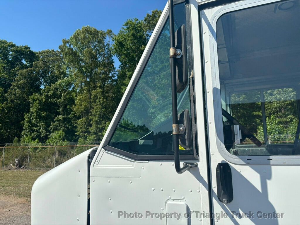 2011 Ford STEP VAN E450 JUST 8k MILES! HEAVY SPEC 14,050 GVW PERFECT FOR A FOOD TRUCK WITH HEAVY EQUIPMENT! - 23023108 - 32