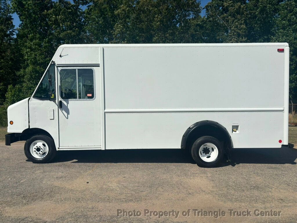 2011 Ford STEP VAN E450 JUST 8k MILES! HEAVY SPEC 14,050 GVW PERFECT FOR A FOOD TRUCK WITH HEAVY EQUIPMENT! - 23023108 - 42