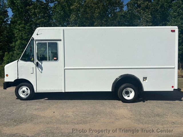 2011 Ford STEP VAN E450 JUST 8k MILES! HEAVY SPEC 14,050 GVW PERFECT FOR A FOOD TRUCK WITH HEAVY EQUIPMENT! - 23023108 - 42