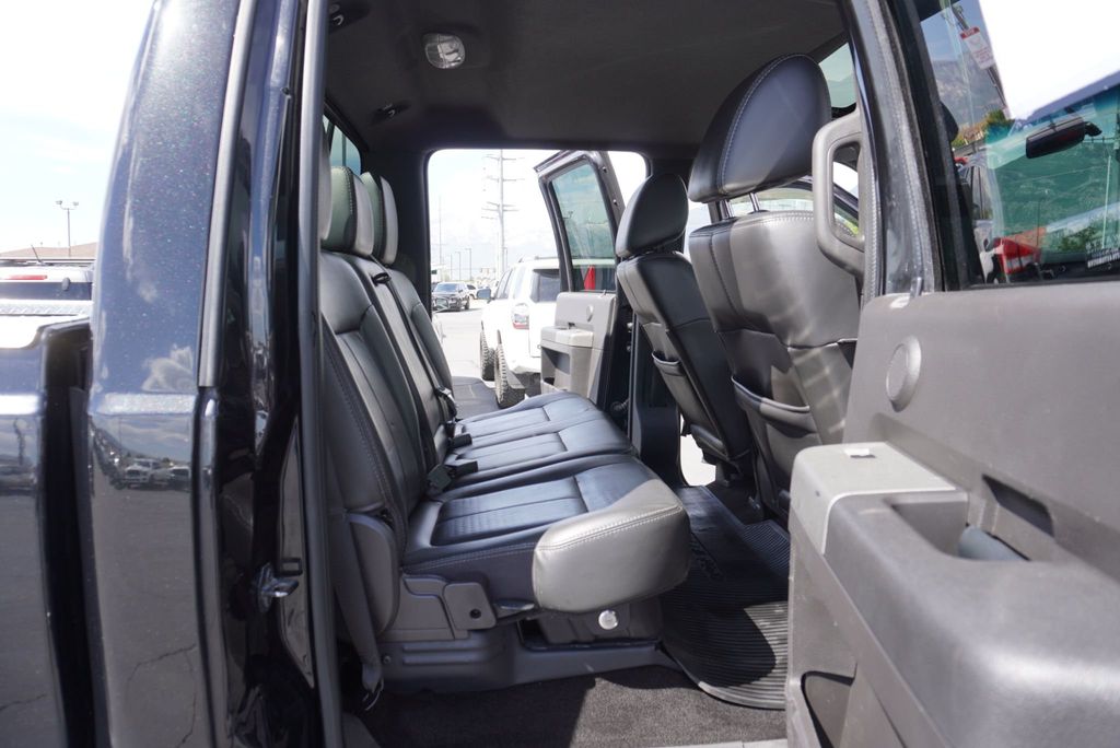 2011 Ford Super Duty F-350 LARIAT - 23036361 - 22