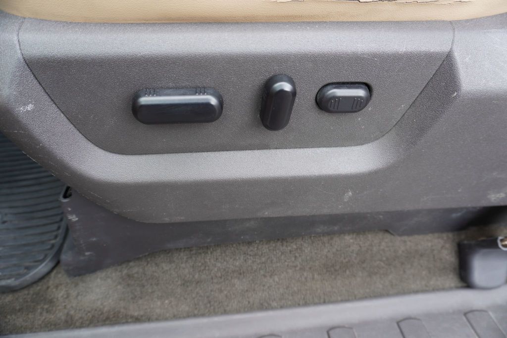 2011 Ford Super Duty F-350 LARIAT FX4 - 23072415 - 24