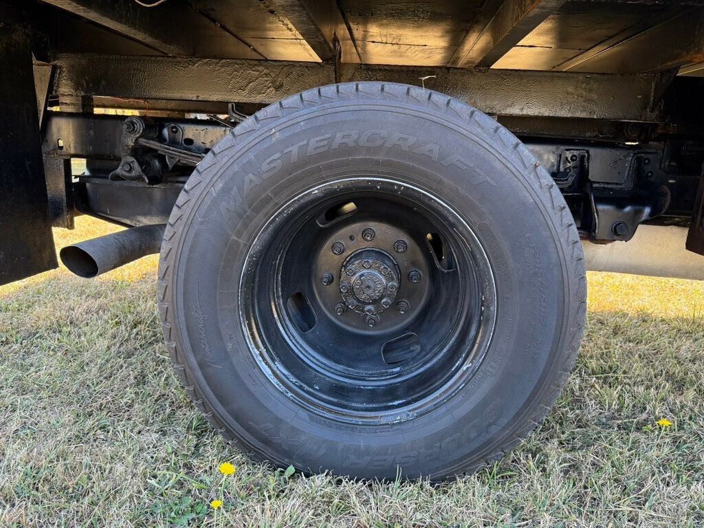 2011 Ford F-350 photo 4