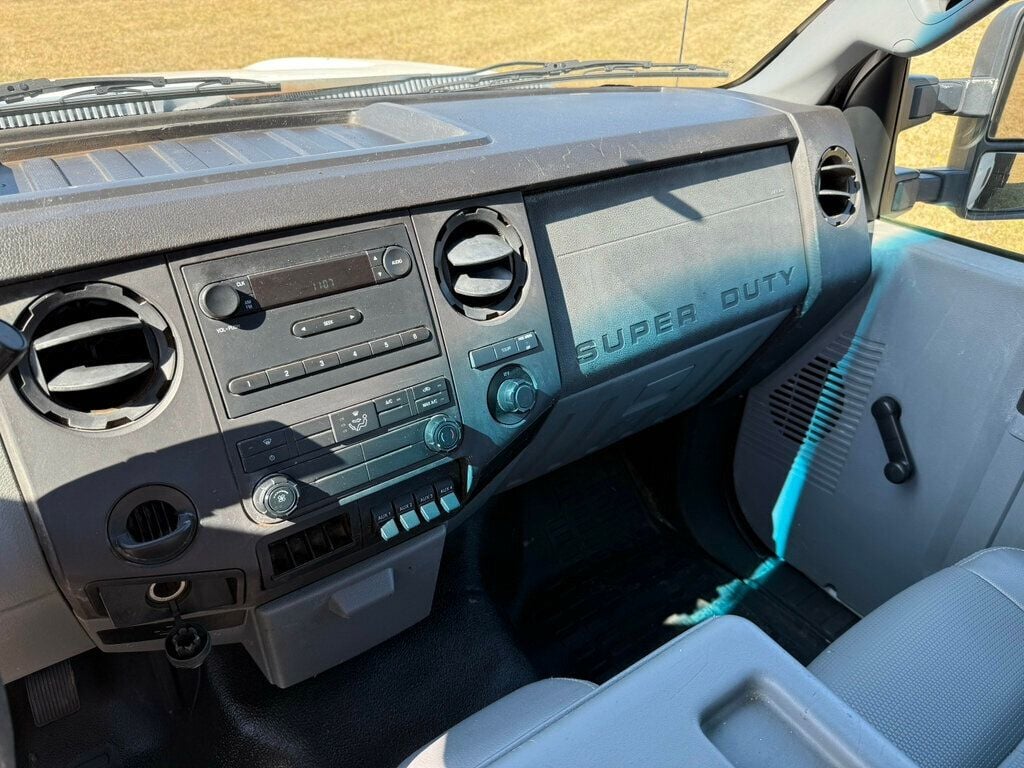 2011 Ford F-350 photo 26