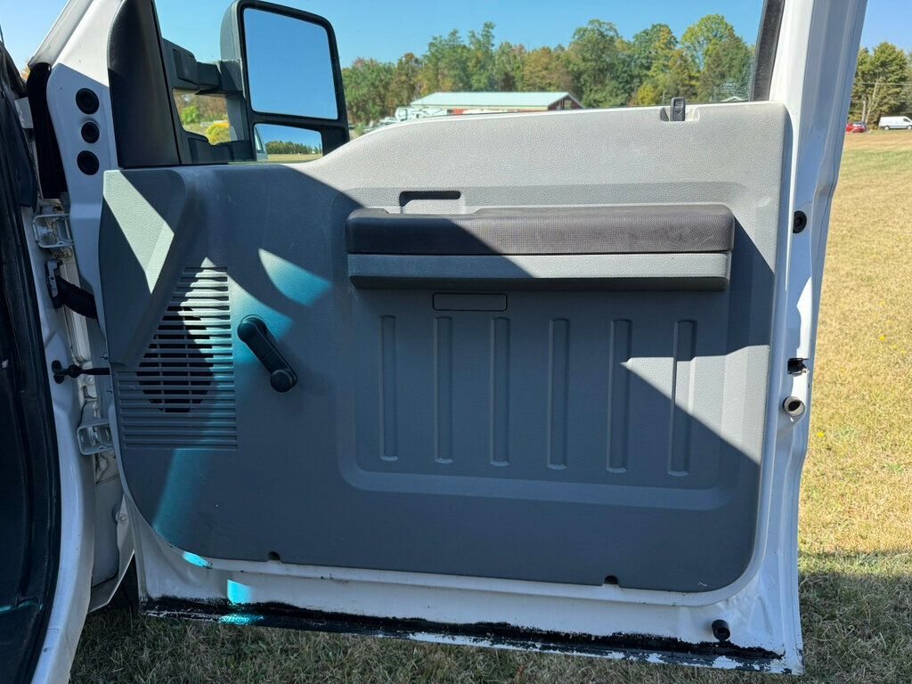 2011 Ford F-350 photo 30