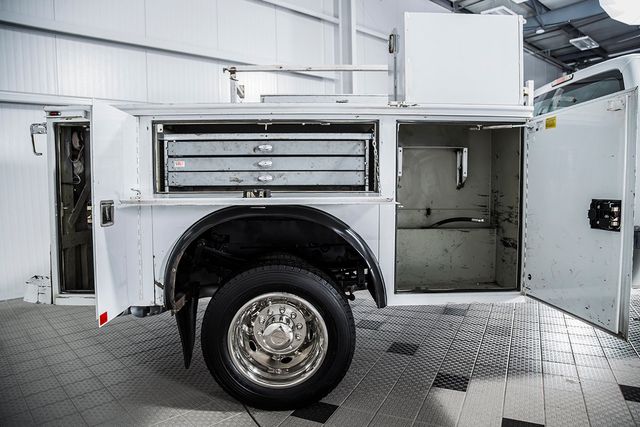 2011 Ford Super Duty F-450 DRW Cab-Chassis 2WD Crew Cab 176" WB 60" CA XL - 15403146 - 14