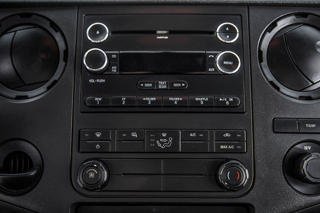 2011 Ford Super Duty F-450 DRW Cab-Chassis 2WD Crew Cab 176" WB 60" CA XL - 15403146 - 25