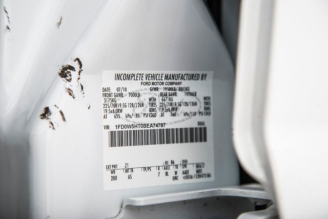 2011 Ford Super Duty F-550 DRW F550 CREW 4X4  - 16051997 - 28