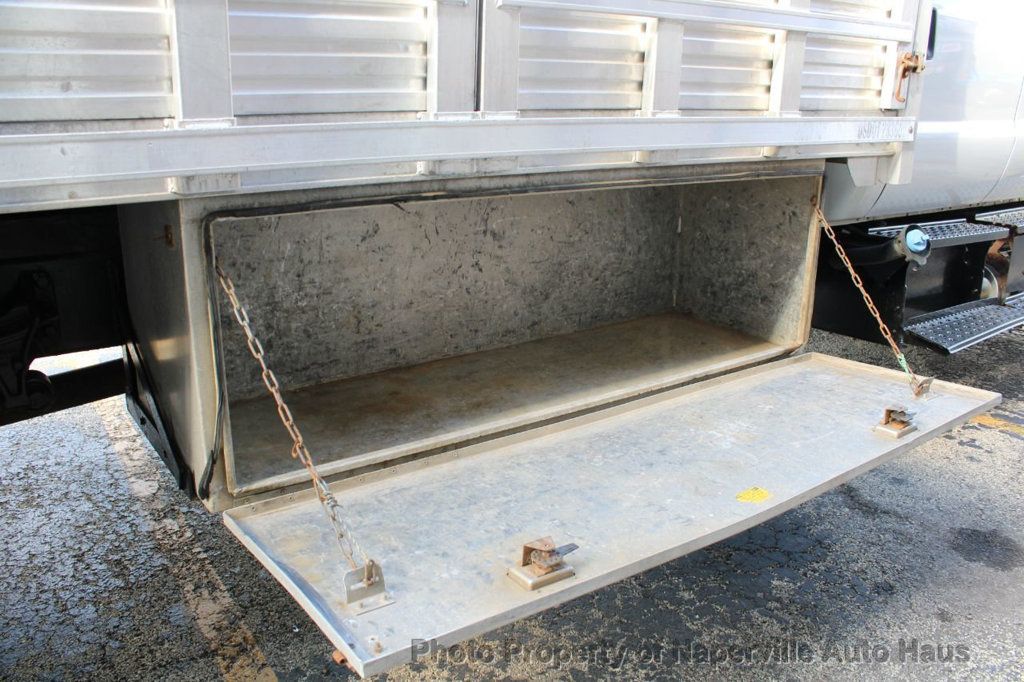 2011 FORD F-650 - Image 29