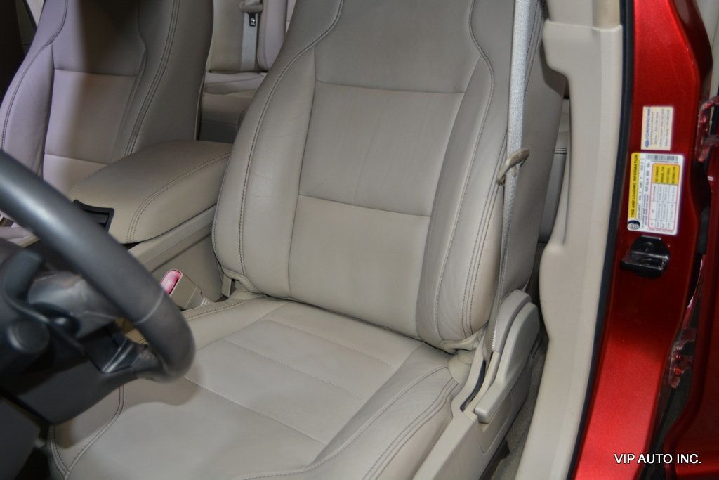2011 Ford Taurus 4dr Sedan SEL FWD - 23052697 - 17