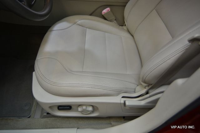 2011 Ford Taurus 4dr Sedan SEL FWD - 23052697 - 18