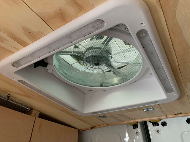 2011 Ford Transit Connect 114.6" XLT w/side & rear door privacy glass - 22950022 - 30