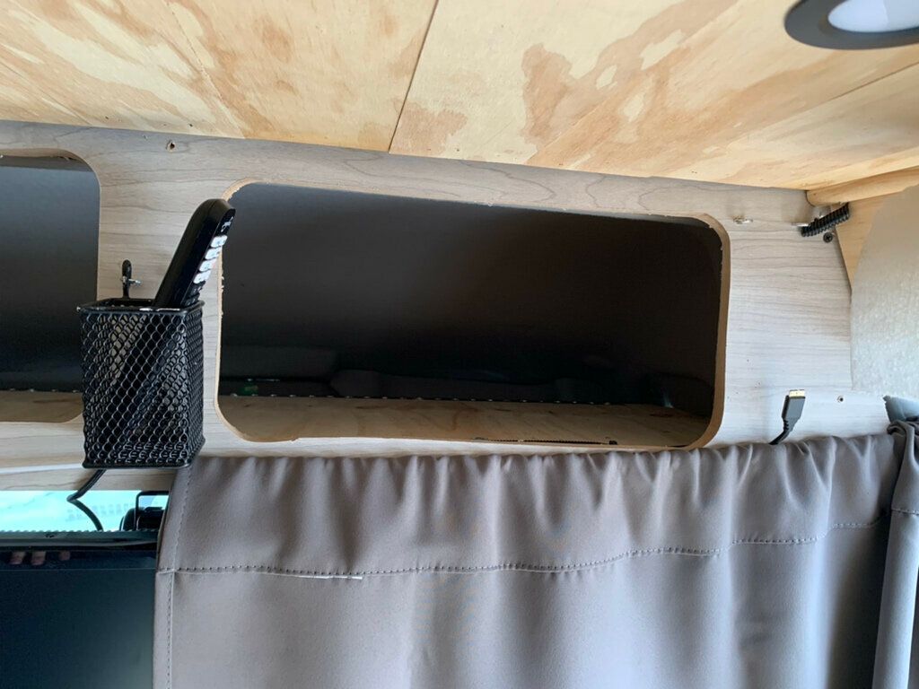 2011 Ford Transit Connect 114.6" XLT w/side & rear door privacy glass - 22950022 - 32