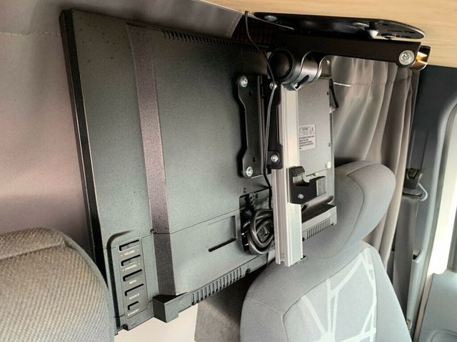 2011 Ford Transit Connect 114.6" XLT w/side & rear door privacy glass - 22950022 - 60