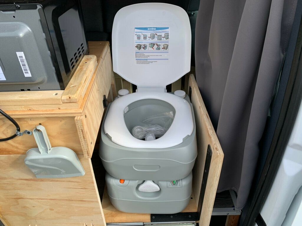 2011 Ford Transit Connect 114.6" XLT w/side & rear door privacy glass - 22950022 - 7