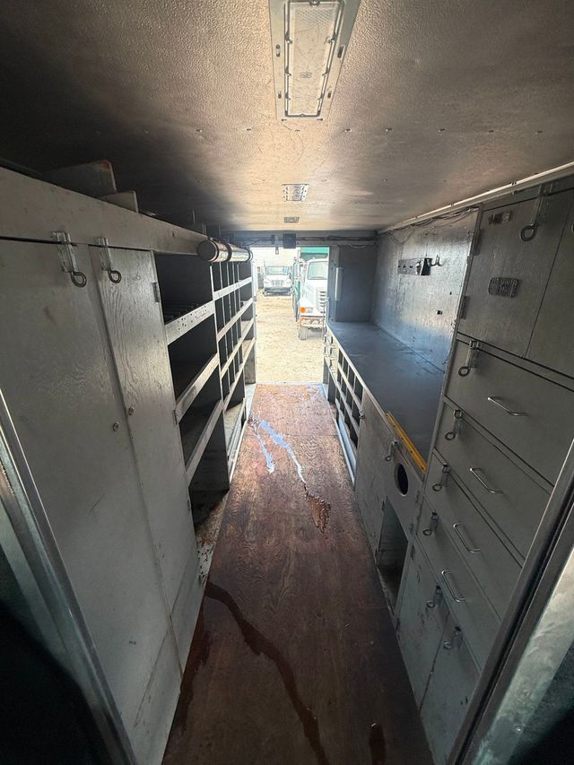 2011 Ford Utilimaster Stepvan  - 23059698 - 10