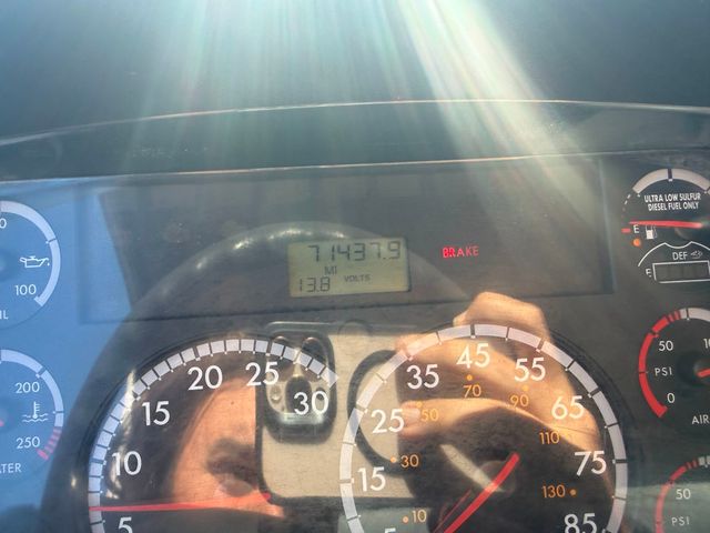 2011 Freightliner M2 Enclosed Utility Service Truck  - 22978510 - 11