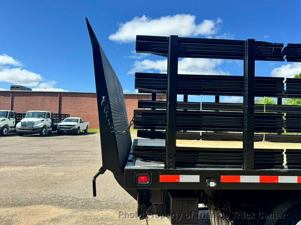 2011 Freightliner M2 JUST 12k MILES! NON CDL! SUPER NICE UNIT! LIFT GATE! UNDER 26k GVW! FINANCE OR LEASE! - 22997476 - 30