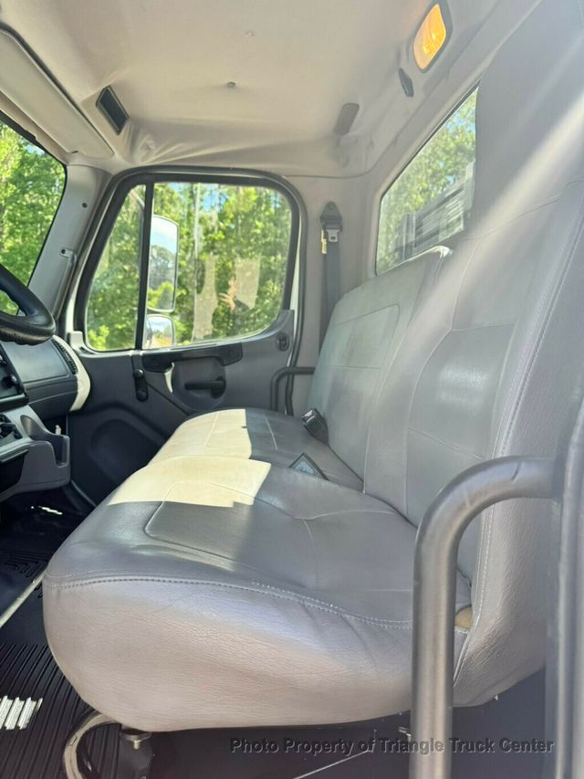 2011 Freightliner M2 JUST 12k MILES! NON CDL! SUPER NICE UNIT! LIFT GATE! UNDER 26k GVW! FINANCE OR LEASE! - 22997476 - 40