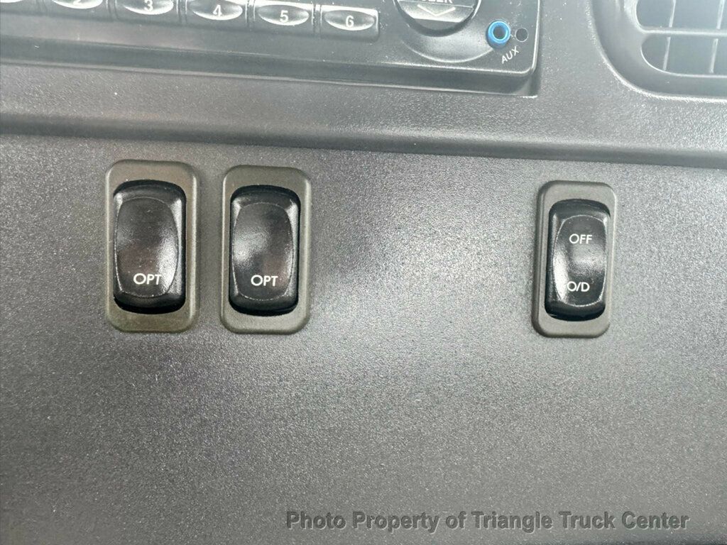 2011 Freightliner M2 JUST 12k MILES! NON CDL! SUPER NICE UNIT! LIFT GATE! UNDER 26k GVW! FINANCE OR LEASE! - 22997476 - 60