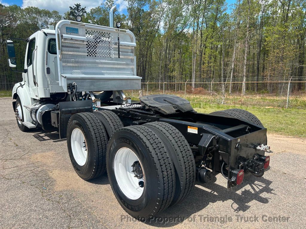 2011 Freightliner TRACTOR TANDEM JUST 16k MILES! SUPER CLEAN UNIT! AUTOMATIC TRANS ULTRASHIFT WITH SMART SHIFT! - 22379291 - 5