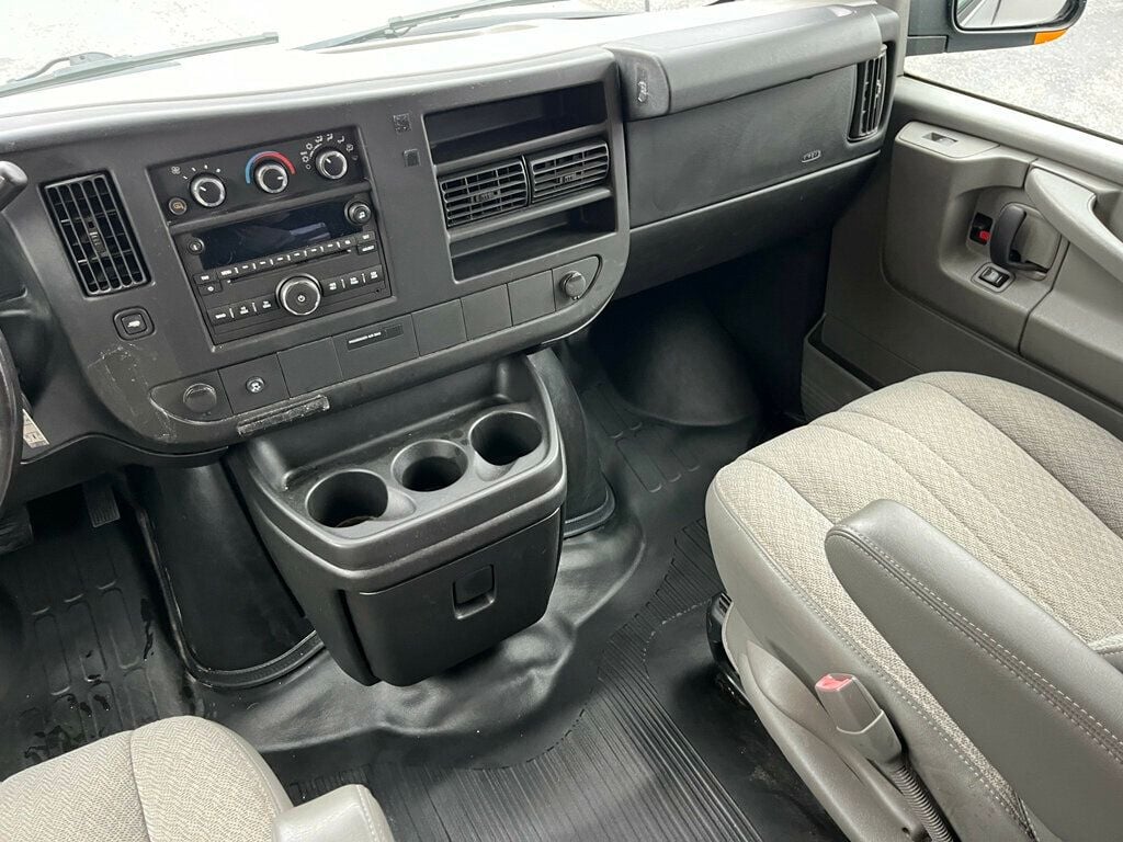 2011 GMC Savana ALL WHEEL DRIVE VAN AWD 4X4 Cargo Van - 22892877 - 29