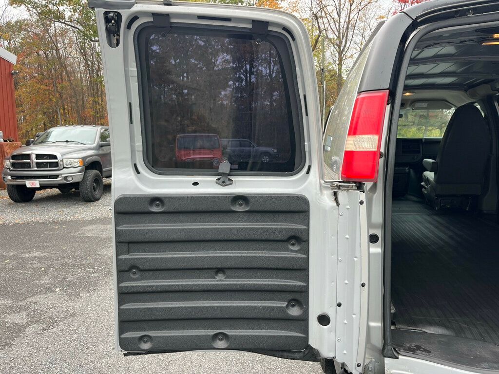 2011 GMC Savana ALL WHEEL DRIVE VAN AWD 4X4 Cargo Van - 22892877 - 35