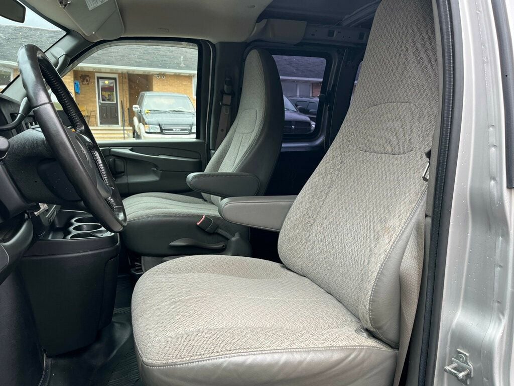 2011 GMC Savana ALL WHEEL DRIVE VAN AWD 4X4 Cargo Van - 22892877 - 44