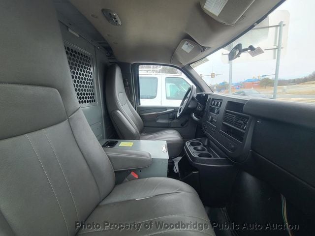 2011 GMC Savana G1500 - 22769595 - 8