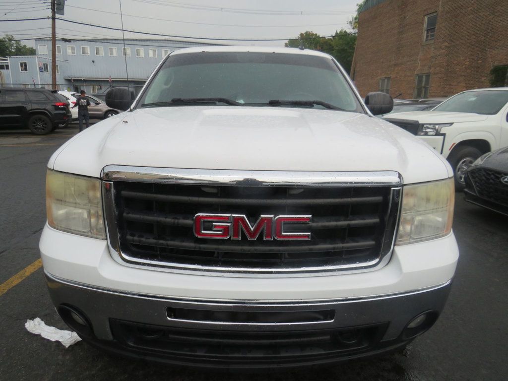 2011 Gmc Sierra 1500 SLE photo 2