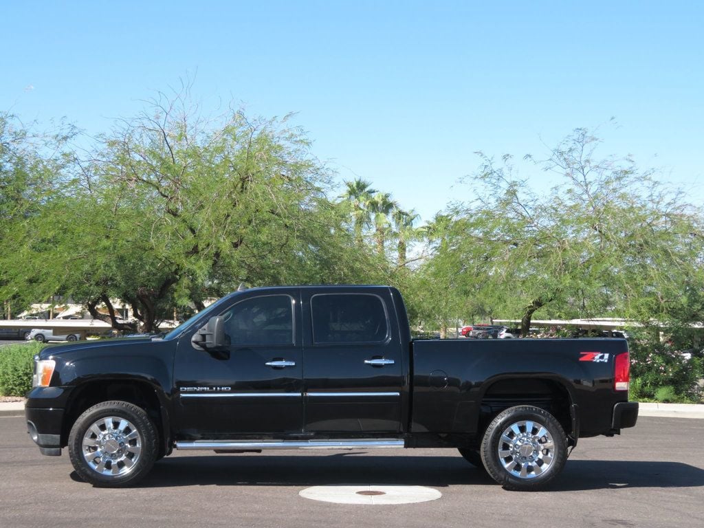 2011 GMC Sierra 2500HD EXTRA CLEAN DENALI 4X4 GMC DURAMAX DIESEL CREWCAB LOW LOW MILES - 22932906 - 1