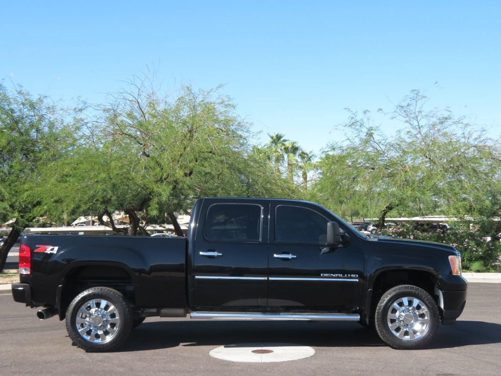 2011 GMC Sierra 2500HD EXTRA CLEAN DENALI 4X4 GMC DURAMAX DIESEL CREWCAB LOW LOW MILES - 22932906 - 2