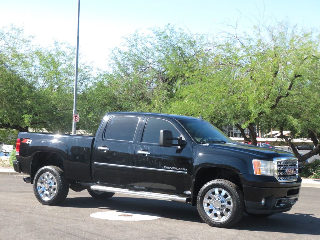 2011 GMC Sierra 2500HD EXTRA CLEAN DENALI 4X4 GMC DURAMAX DIESEL CREWCAB LOW LOW MILES - 22932906 - 3