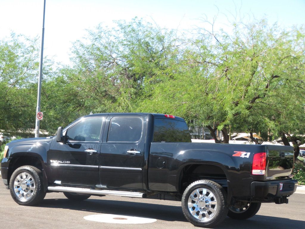 2011 GMC Sierra 2500HD EXTRA CLEAN DENALI 4X4 GMC DURAMAX DIESEL CREWCAB LOW LOW MILES - 22932906 - 4