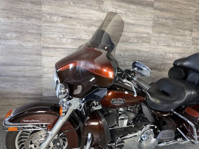 2011 Harley-Davidson FLHTCU Ultra Classic Electra Glide SUPER CLEAN! - 23092912 - 14
