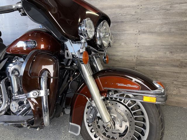 2011 Harley-Davidson FLHTCU Ultra Classic Electra Glide SUPER CLEAN! - 23092912 - 4